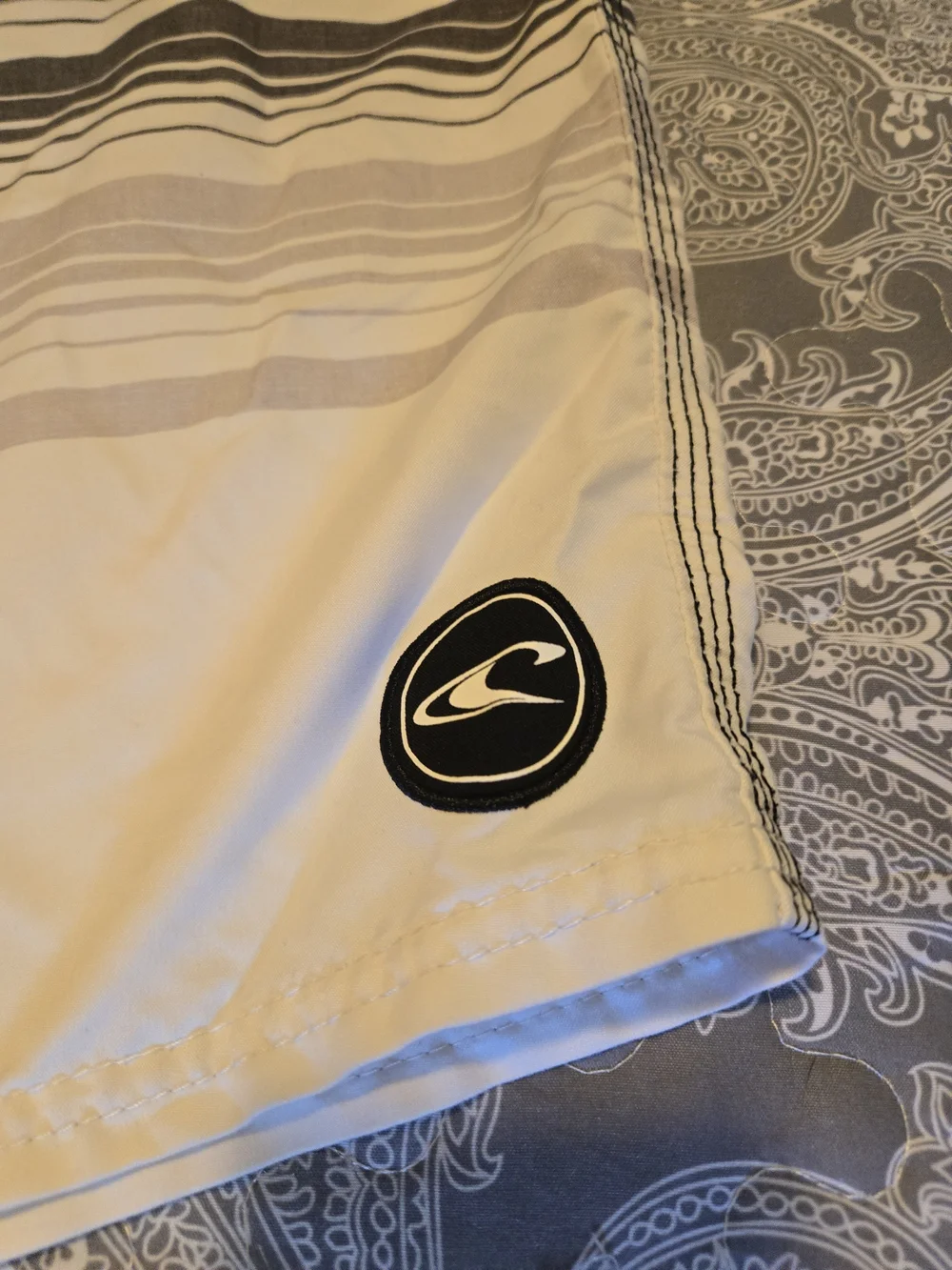 O'Neill Men’s Dark Gray & White Striped Boardshorts Size 33